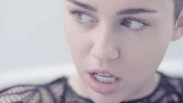 Miley Cyrus Adore you video ufficiale