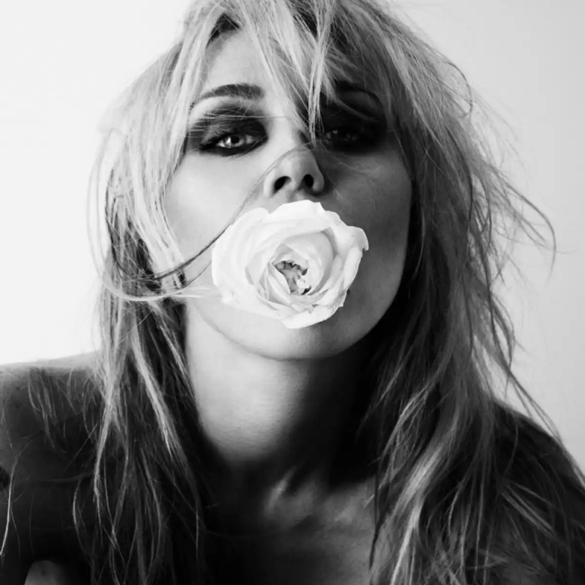 Bass Persuades testo Miley Cyrus Bass Persuades testo Miley Cyrus